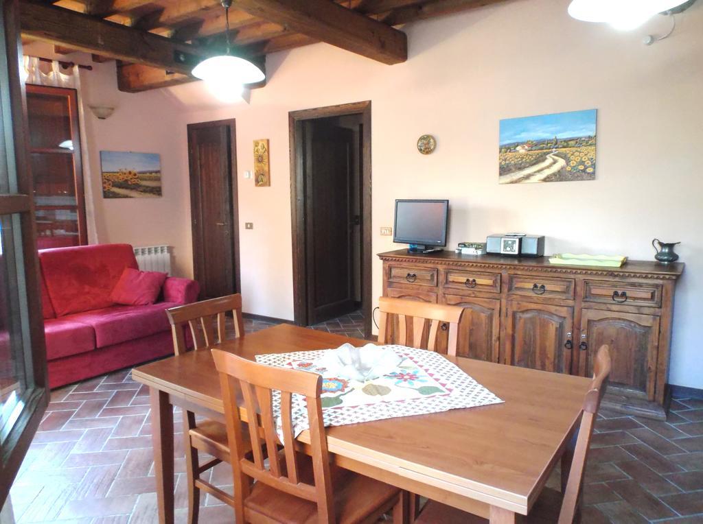 Apartments Borgo Toscano กัมบาสซี แตร์เม ห้อง รูปภาพ