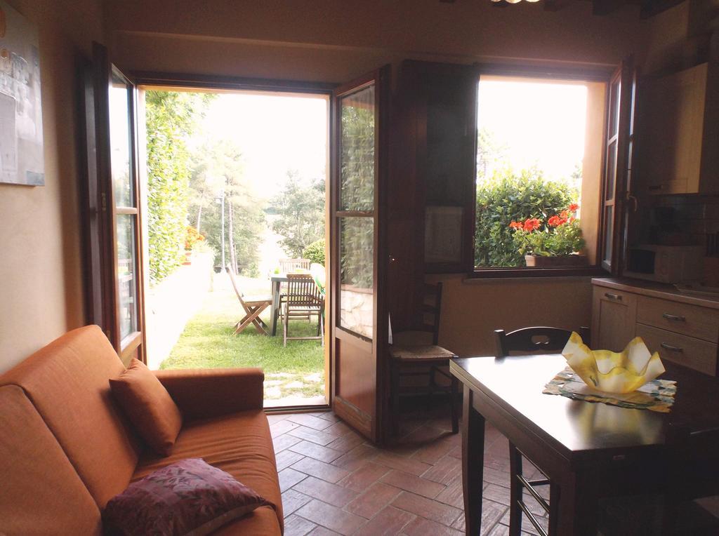 Apartments Borgo Toscano กัมบาสซี แตร์เม ห้อง รูปภาพ